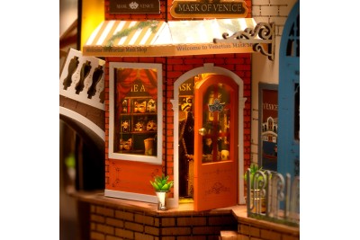 Romantic Venice TGB08, gros plan de la petite boutique et de sa porte
