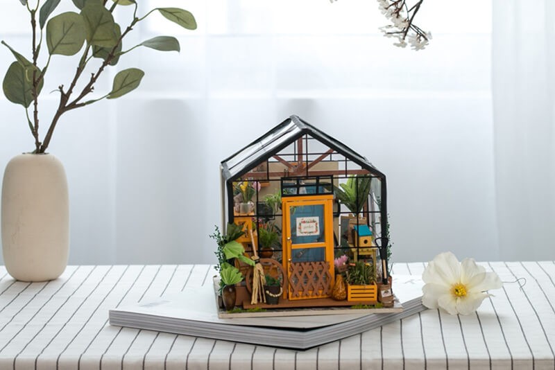 Maison de poupée Cathy's Flower House