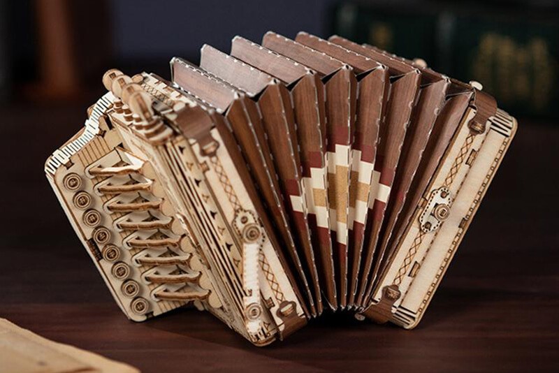 Maquette instrument musique accordéon en bois