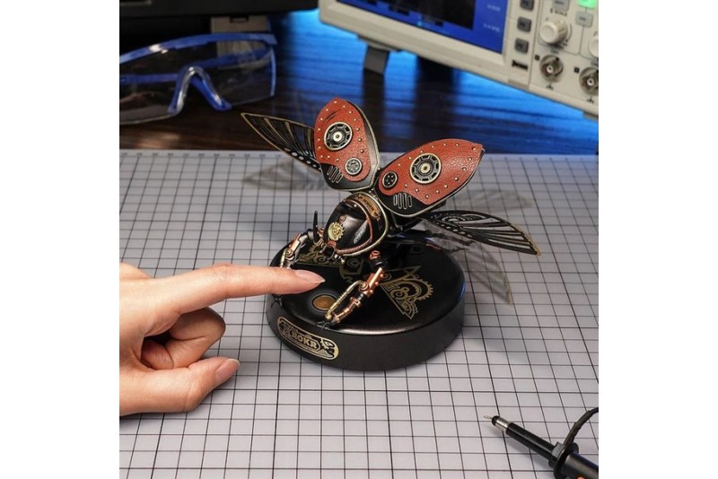 Scarabée Rhinocéros mécanique